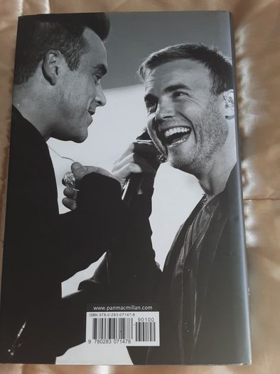 Take That .. Robbie and Gary  ..  "It's Complicated"  (Unauthorised Biography) .. Now Heavily Reduced