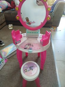 Dressing table