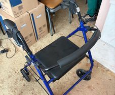 4-Wheel Rollator Walker with Padded Seat, Backrest & Storage Bag