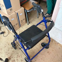 4-Wheel Rollator Walker with Padded Seat, Backrest & Storage Bag