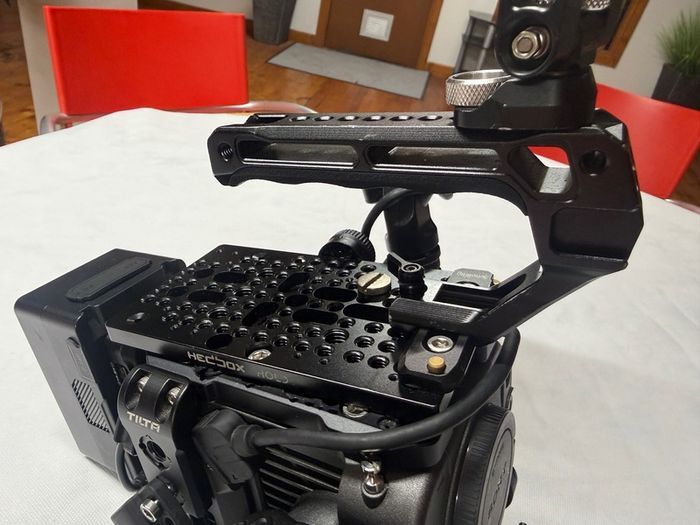 Sony FX6 with TILTA camera cage