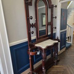 Beautiful antique mahogany hall stand.