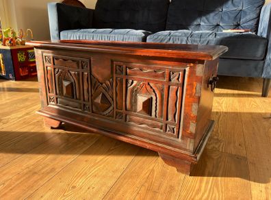 Antique style chest