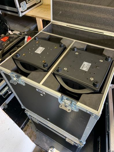 4 x JB Systems Challenger BSW moving lights with flight cases