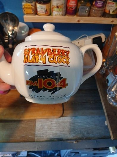 strawberry alarm clock tea pot