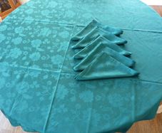 Table cloth & serviettes