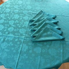 Table cloth & serviettes