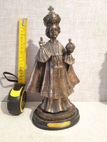 Child of Prague statue