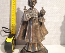 Child of Prague statue