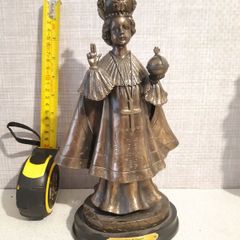 Child of Prague statue
