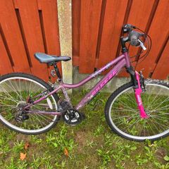 Girls bike