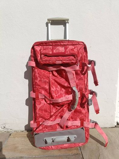 Roxy 105L Hawaiian Floral Print Suitcase