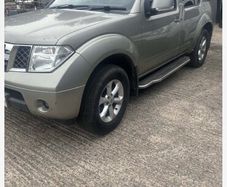 Nissan pathfinder jeep 7 seater 6 speed