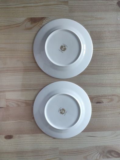 2PC Royal Classics gold gilded bone-China plates 8Inch