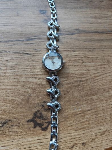 girls watch