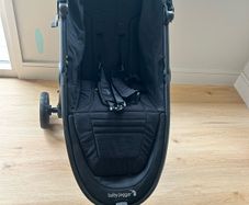 Baby Jogger City Mini GT2 + Rain Cover in excellent condition