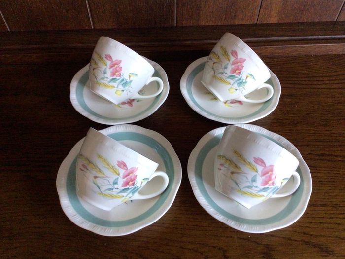 Alfred Meakin 1950s Harvest Bouquet 4 Cups and Saucers
