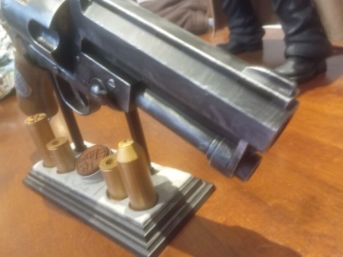 Hellboy 1:1 scale gun with base and bullets