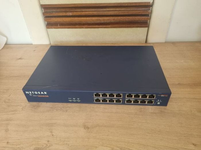 Netgear DS516 10/100Mbps 16 Port