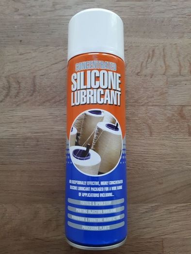 Spray silicone