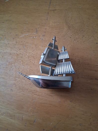 novelty Ship clock