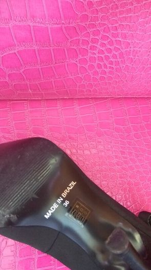 plum colour shoes size 3 with bow new