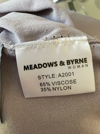 Meadows & Byrne silver turtleneck sweater size 14 to 16 - new