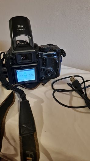 FinePix S9500 Digital camera with camera bag