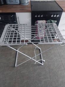 Electric clothes horse