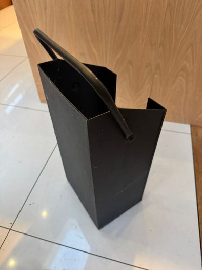 Briquette holder