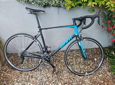 Giant Defy 0 Road Bike - Brand spanking new 10 year old bike!
