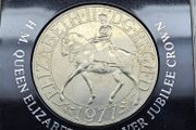 Great Britain 1952-1977 Queen Elizabeth ll Silver Jubilee Crown Beautiful Uncirculated in Plastic Holder