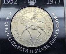 Great Britain 1952-1977 Queen Elizabeth ll Silver Jubilee Crown Beautiful Uncirculated in Plastic Holder