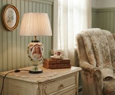 Unique  Milk Glass Table Lamp Elegant Vintage Style (61cm)