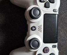 playstaion remote..broken button
