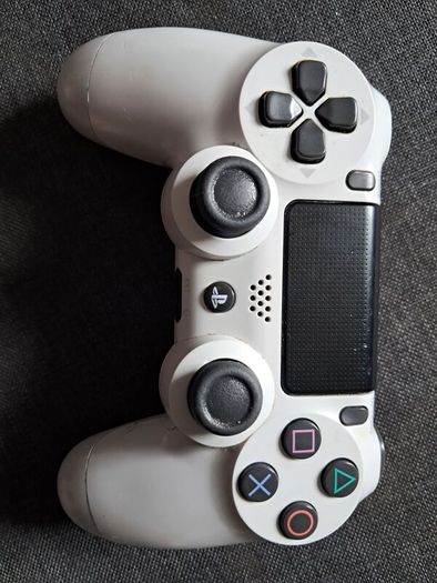 playstaion remote..broken button