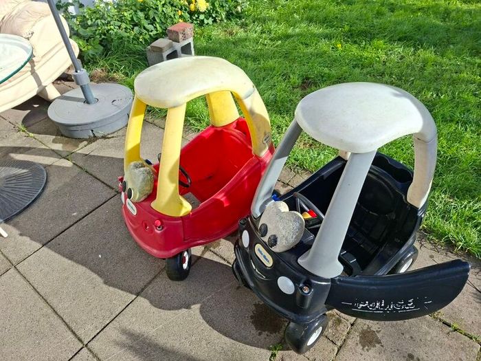 2 Little Tikes cars
