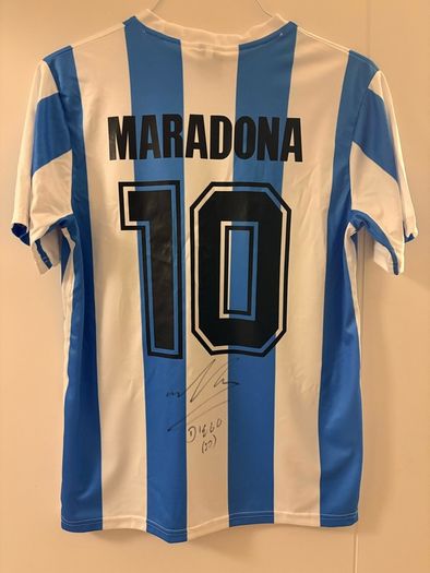 Diego Maradona Hand Signed Shirt Signed in 2015 Argentina + COA