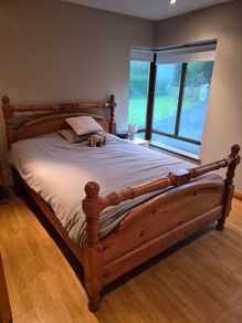 Solid frame bed