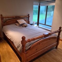 Solid frame bed
