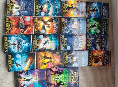 Percy Jackson Series of Books (18)
