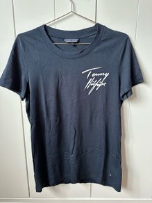 Tommy Hilfiger women ladies t-shirt, top, immaculate condition, barely used