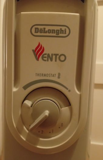 De'Longhi Vento Electric Oil Filled Radiator, 1.5 KW - Grey/White