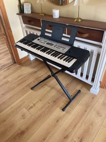 yamaha keyboard & stand