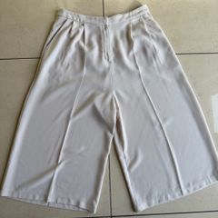 Cream Capri Trousers