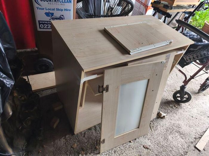 Free desk