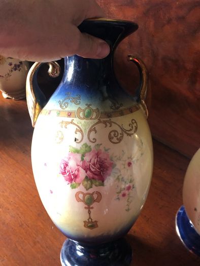 2 x vases