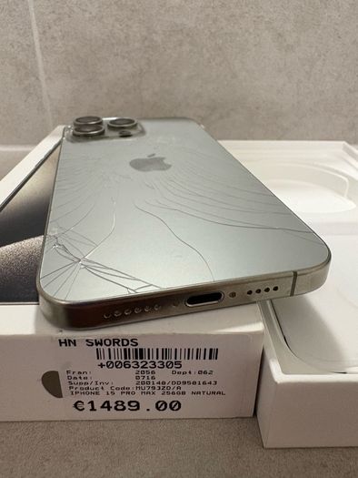 iphone 15 pro max 256 back glass Brocken