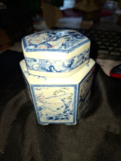 Vintage Antique Chinese Blue White Porcelain Tea Sugar Jar with Lid, Postage Available or collection