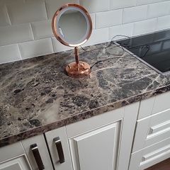 Vanity mirror with light